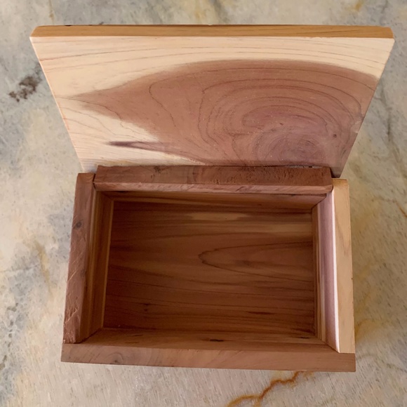 Cedar Wood Trinket Box w/ Hand Painted Hibiscus Flower Top - Picture 2 of 6